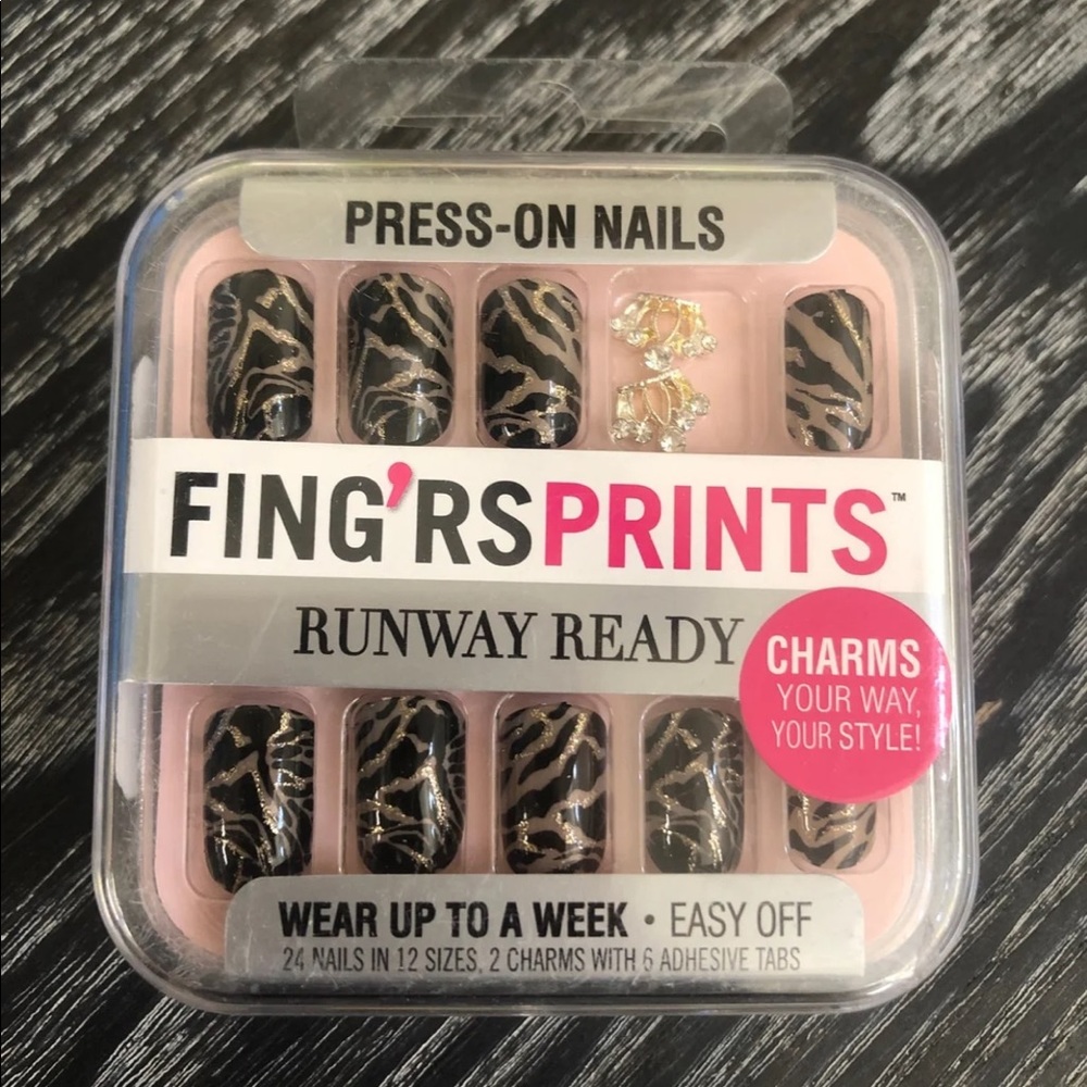 Fing’rs Prints Press On Nails Runway Ready